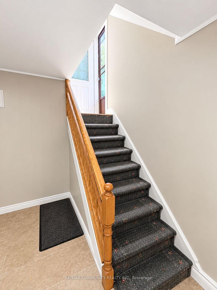 Property Photo:  75 Kootenay Crescent  ON M1J 1S1 