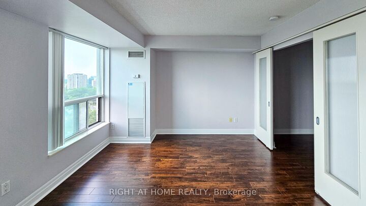 Property Photo:  188 Doris Avenue 1510  ON M2N 6Z5 