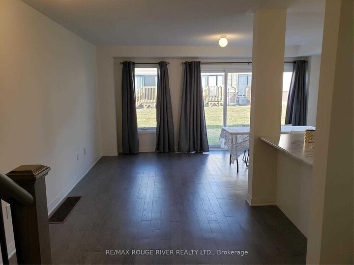 Property Photo:  19 Caspian Square  ON L7C 3N1 