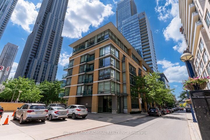 Property Photo:  21 Scollard Street 104  ON M5R 1G1 