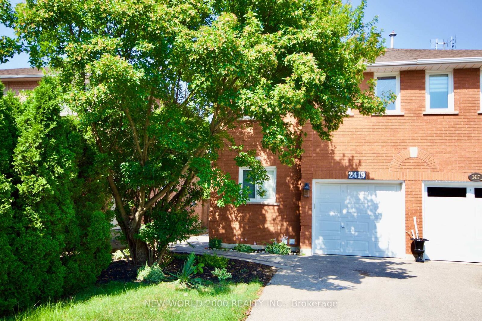 Property Photo:  2419 Susquehanna Court  ON L6H 5Y8 