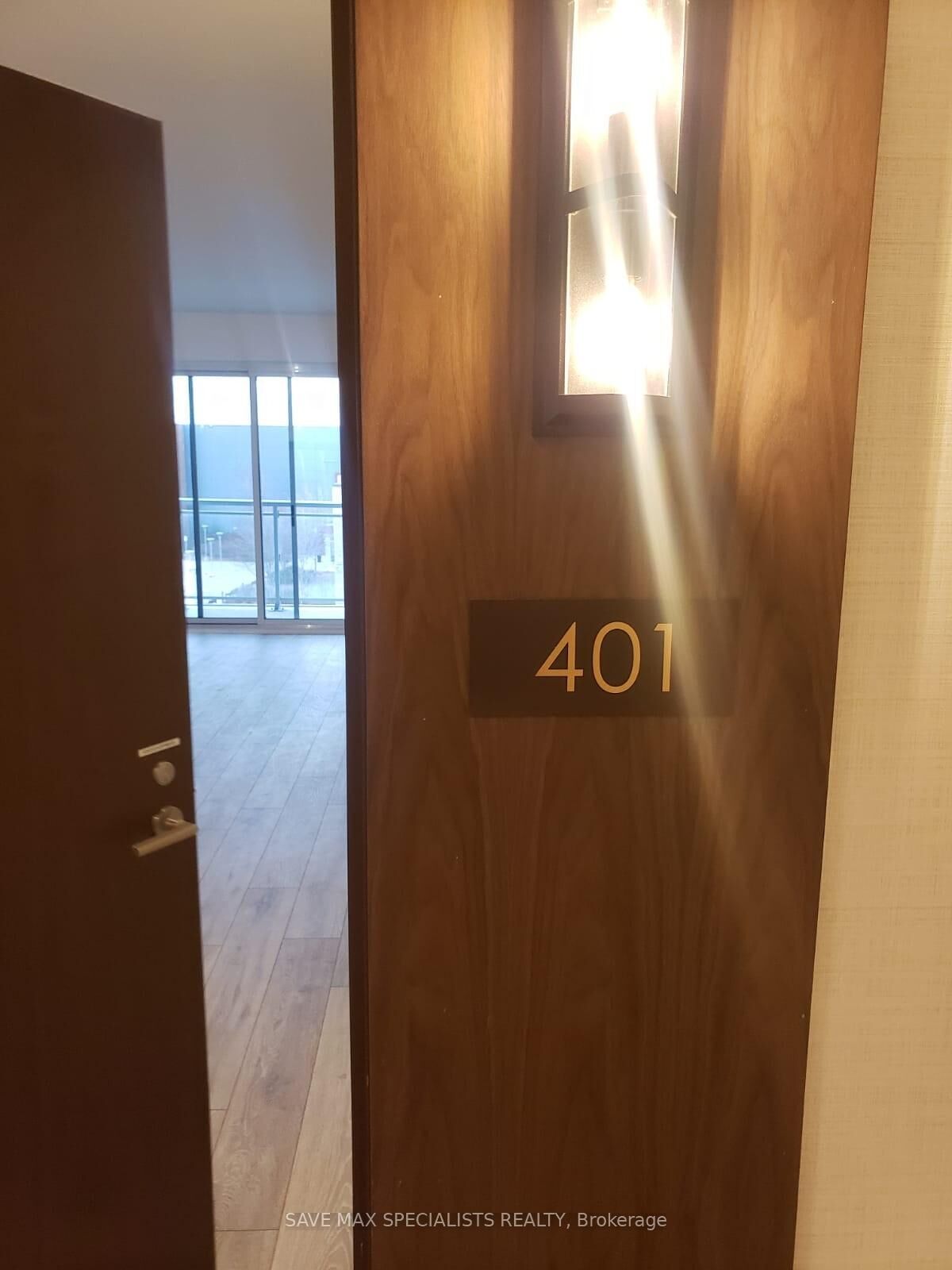 Property Photo: 1050 Main Street 401 ON L9T 9M3