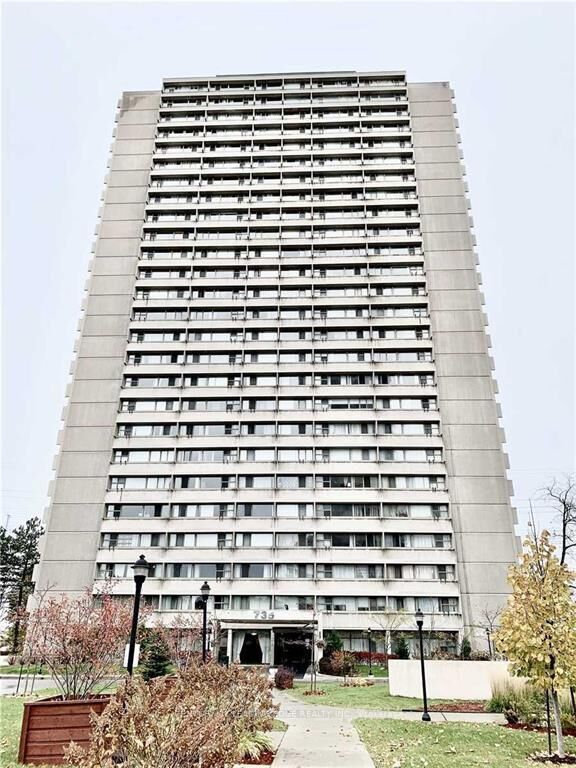 Property Photo:  735 Don Mills Road 1208  ON M3C 1S9 