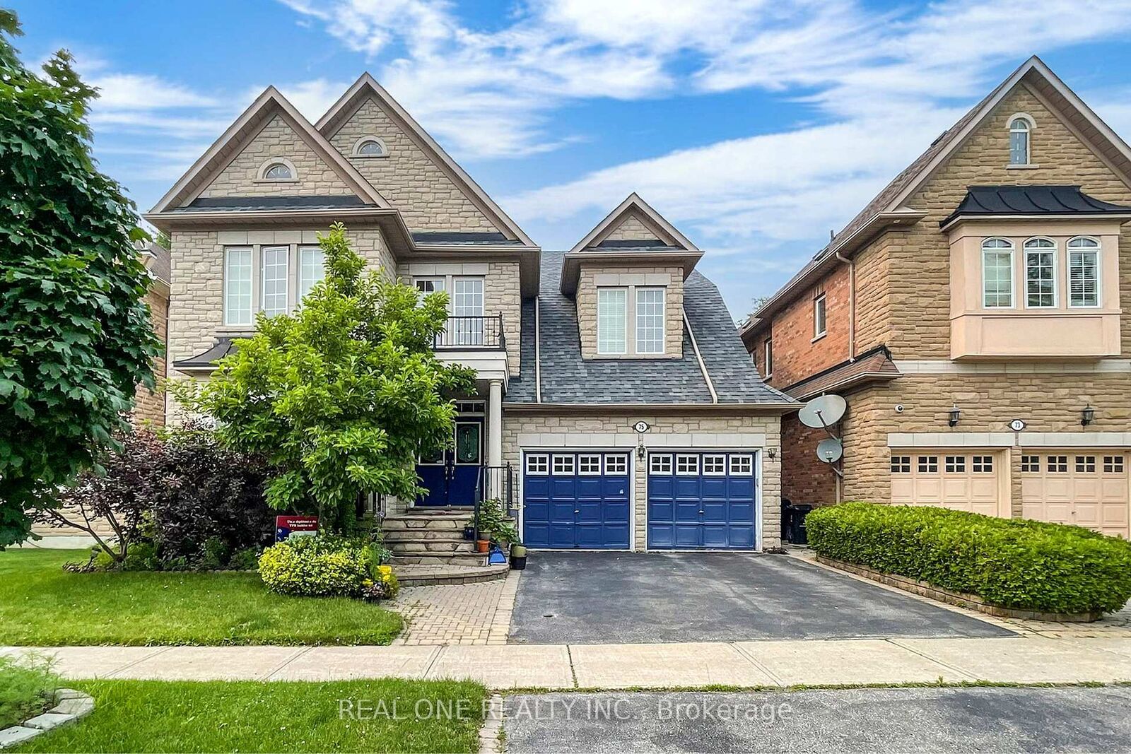 Property Photo:  75 Green Meadows Circle  ON M2J 5G6 