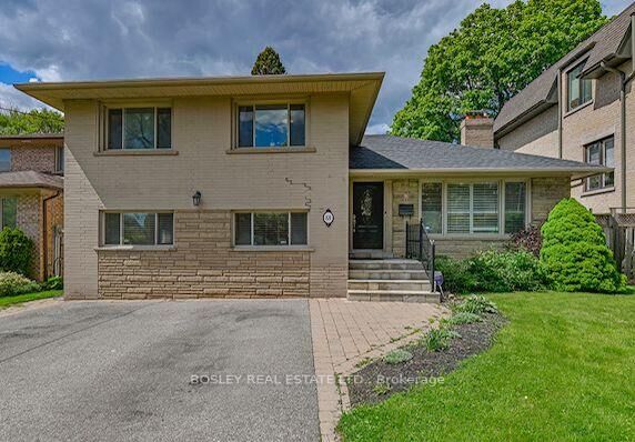 Property Photo:  88 Carmichael Avenue  ON M5M 2W9 
