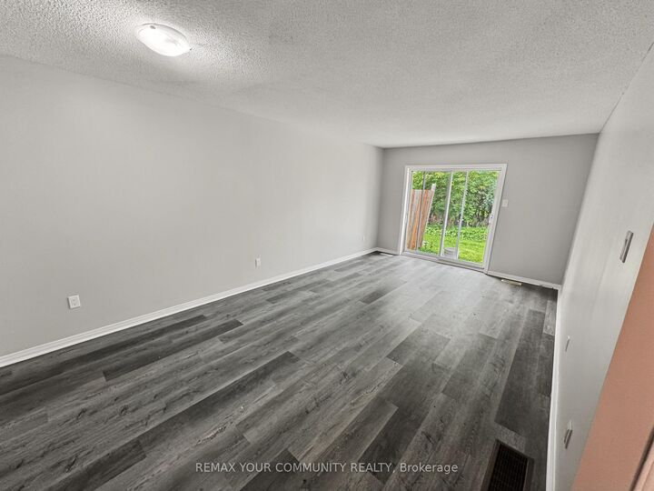 Property Photo:  10 Riverside Drive 214  ON K0M 1A0 
