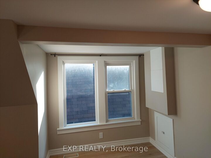 Property Photo:  148 Gibson Avenue Loft  ON L8L 6J8 