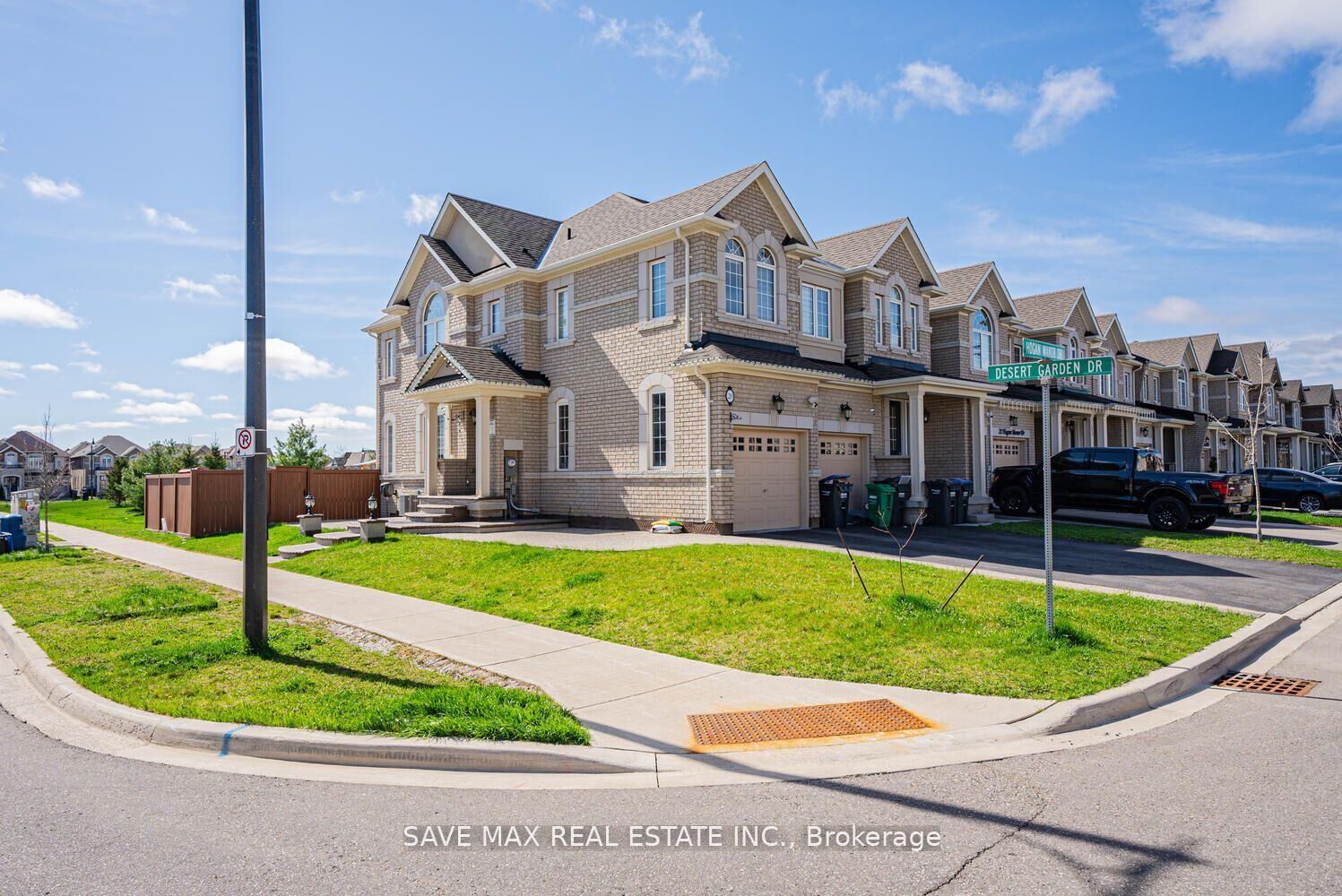 Property Photo:  20 Desert Garden Drive  ON L7A 4V4 