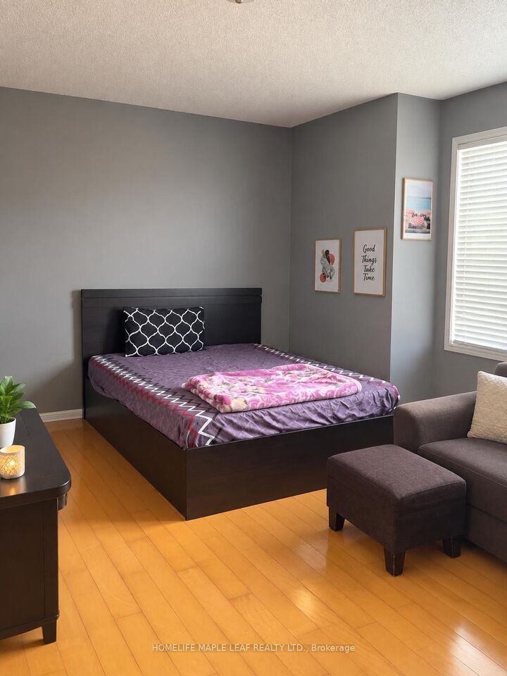 Property Photo: 6 Quincy Place N ON L6P 1E7