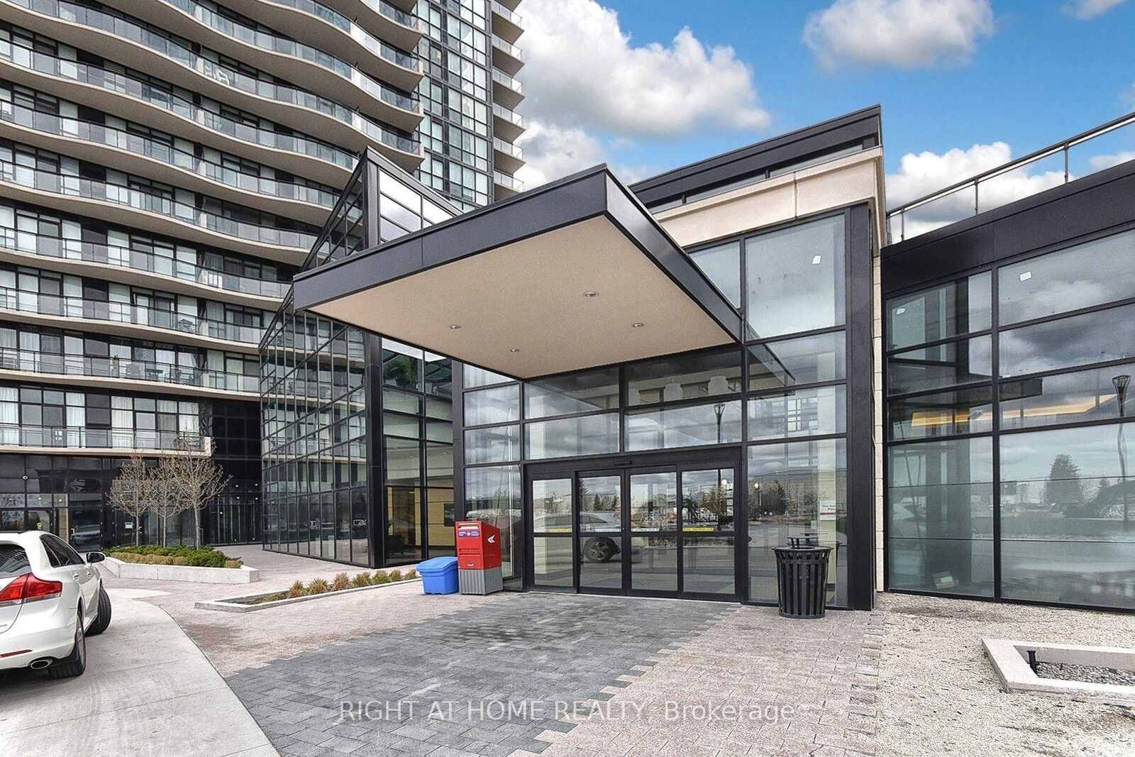 Property Photo:  2910 Highway No, 7 Road W 312  ON L4K 0H8 