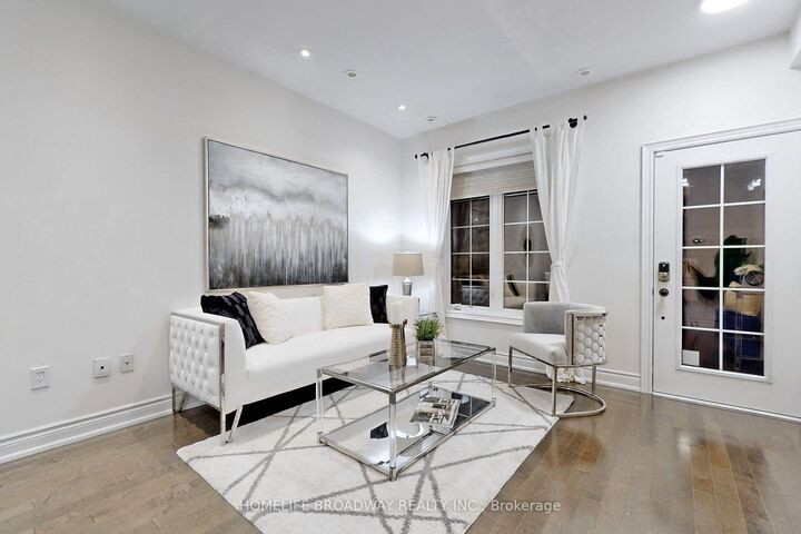 Photo de la propriété:  10 Hargrave Lane 18  ON M4N 0A4 