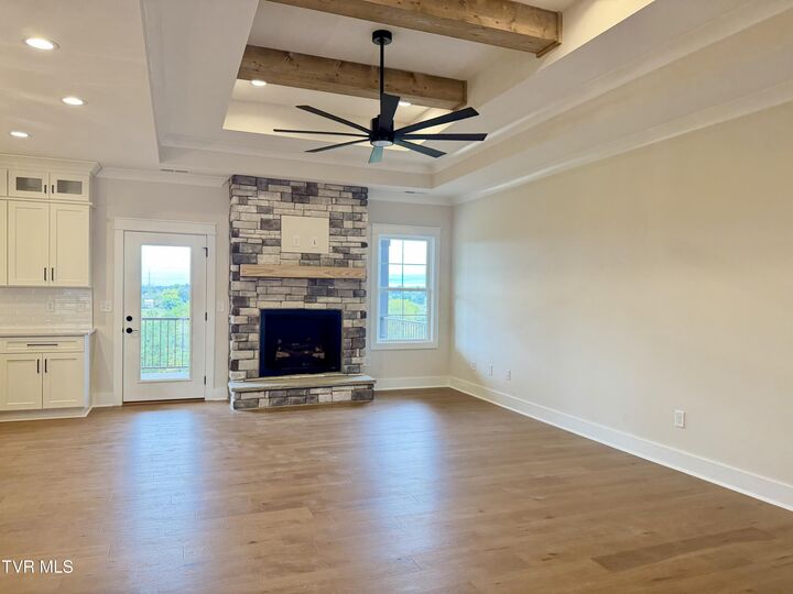 Property Photo: 138 Glaze Farm Way TN 37601