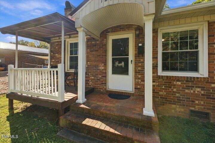 Property Photo: 1205 East Chilhowie Avenue TN 37601