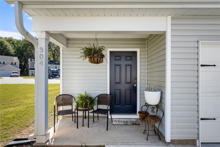 Property Photo:  304 Burgess Lane  SC 29697 
