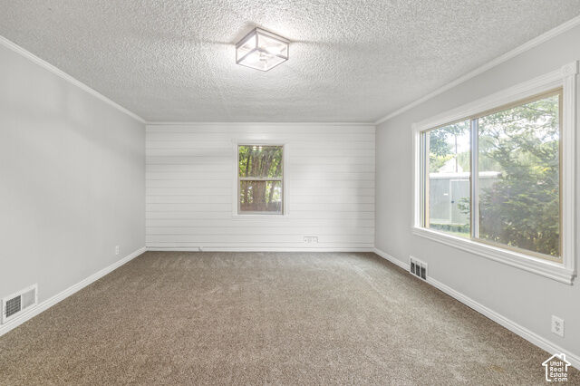 Property Photo: 220 E 200 N UT 84701