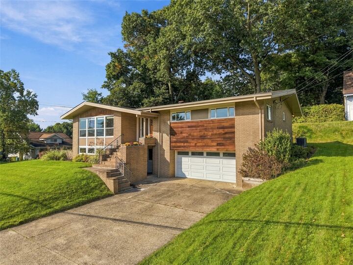 Property Photo:  125 Schar Ct  PA 15209 