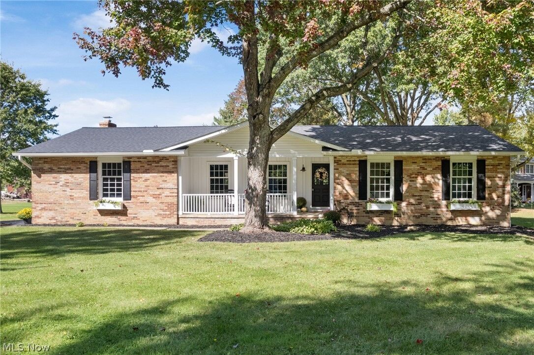 Property Photo:  7566 Wake Robin Drive  OH 44236 