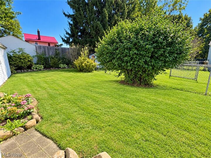 Property Photo:  1131 Murray Avenue  OH 44310 
