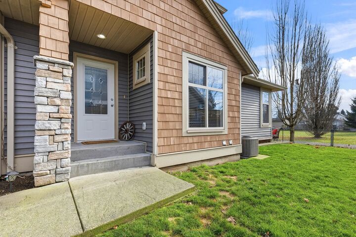 Property Photo: 46150 Riverside Drive 4 BC V2P 3K9