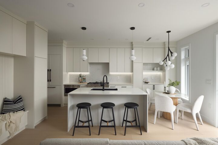 Property Photo:  419 W 23rd Avenue 4  BC V5Y 2H5 