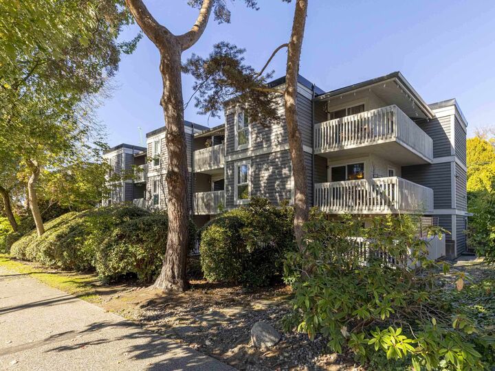 Property Photo:  1545 E 2nd Avenue 216  BC V5N 1C8 