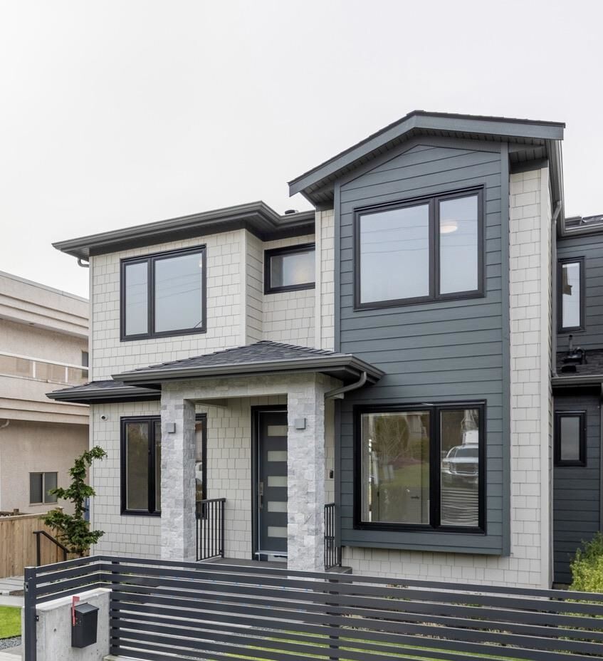 Property Photo:  6252 Kitchener Street Studio  BC V5B 2J4 