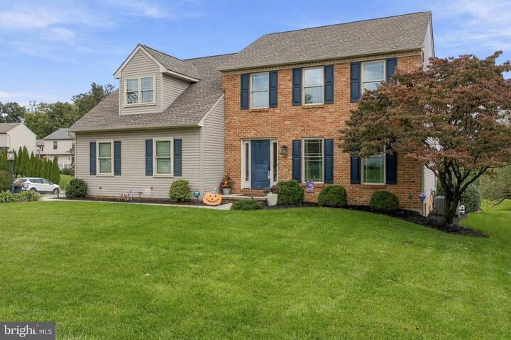 Property Photo:  600 Redwood Drive  PA 17602 