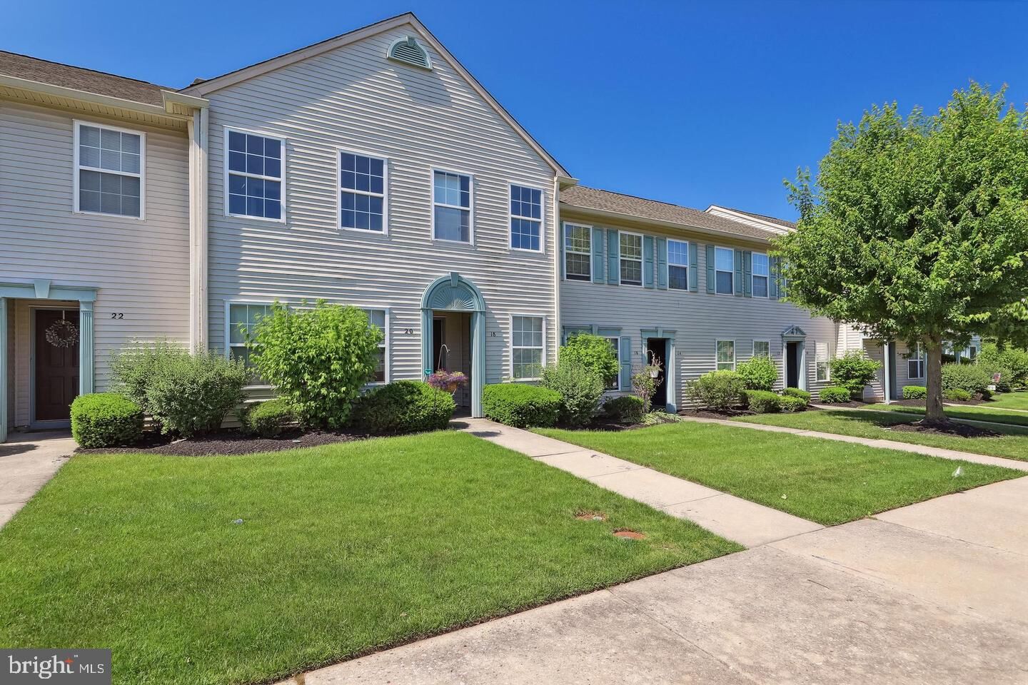 Property Photo:  20 Foxglove Drive  NJ 08075 