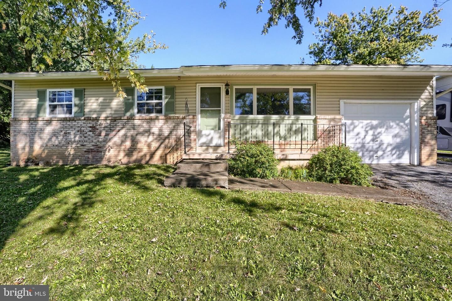 Property Photo: 7256 Sandy Hollow Road PA 17112