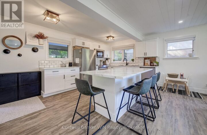 Property Photo:  560 Waterloo Street  ON N0G 2L3 