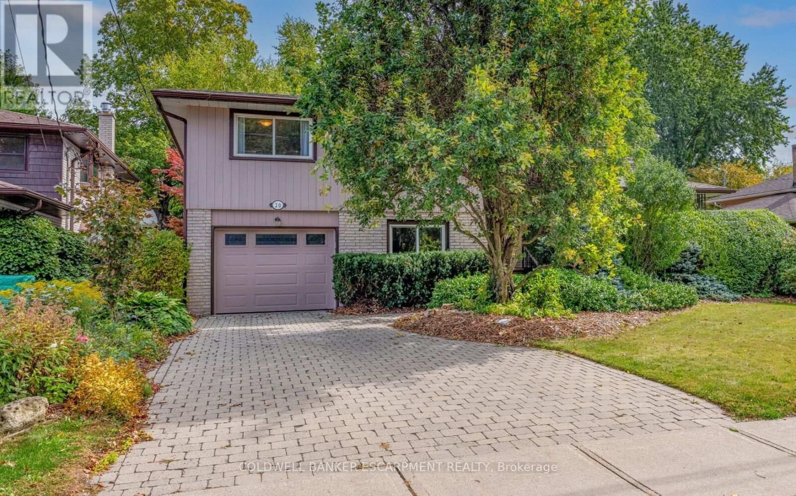 Property Photo:  20 Princess Anne Drive  ON L7G 2B9 
