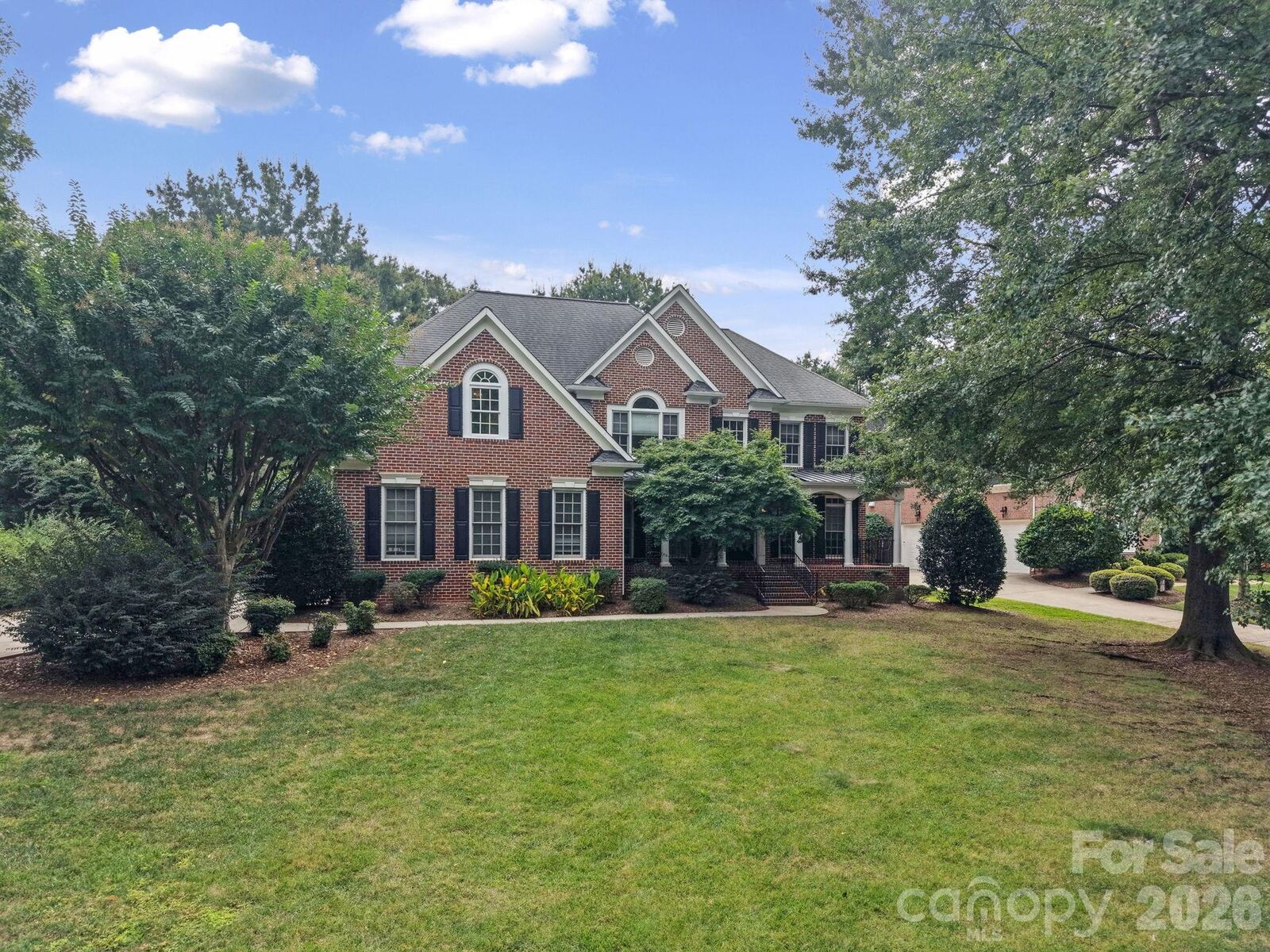 Property Photo: 15025 Jockeys Ridge Drive NC 28277