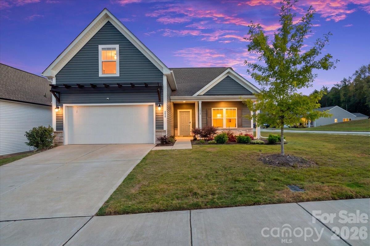 Property Photo: 3038 Pinehills Way NC 28120