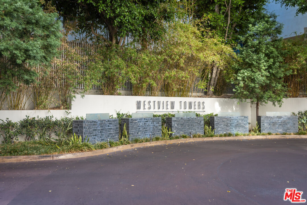 Property Photo: 1155 N La Cienega Blvd, Unit 110 CA 90069