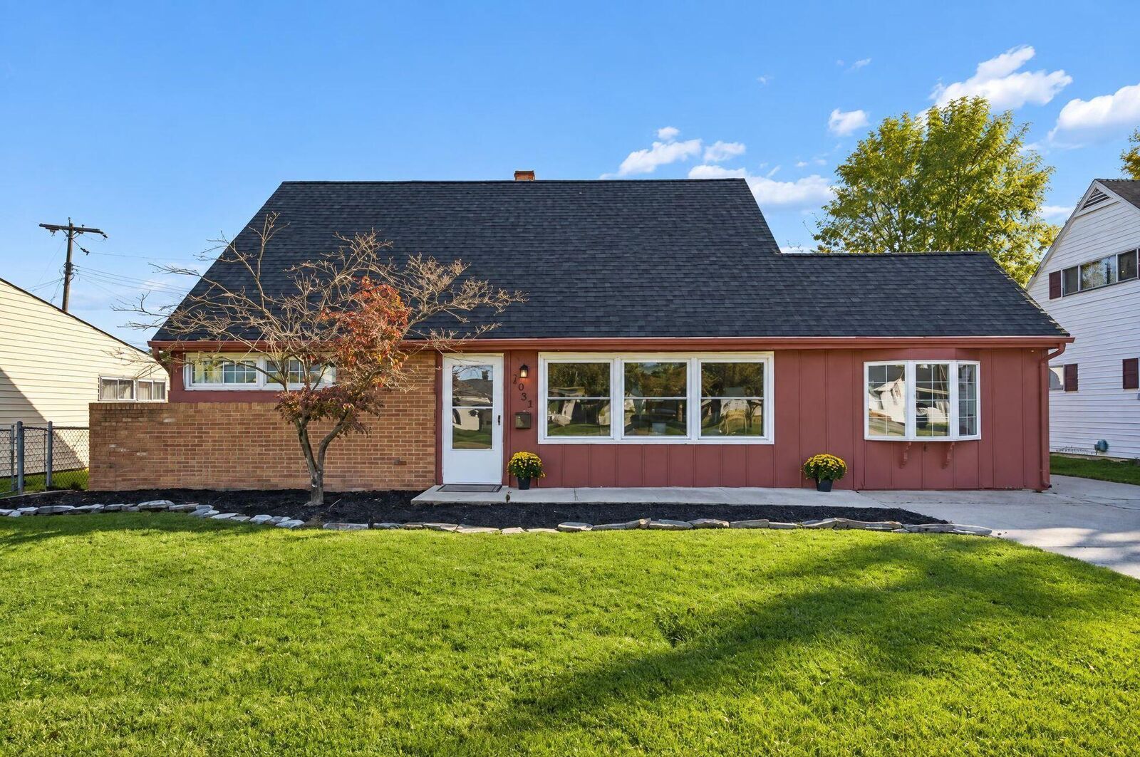 Property Photo:  2963 Louise Avenue  OH 43123 