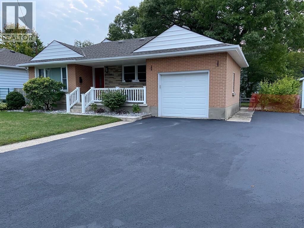 Property Photo:  1401 Indian Road North  ON N7V 4C7 