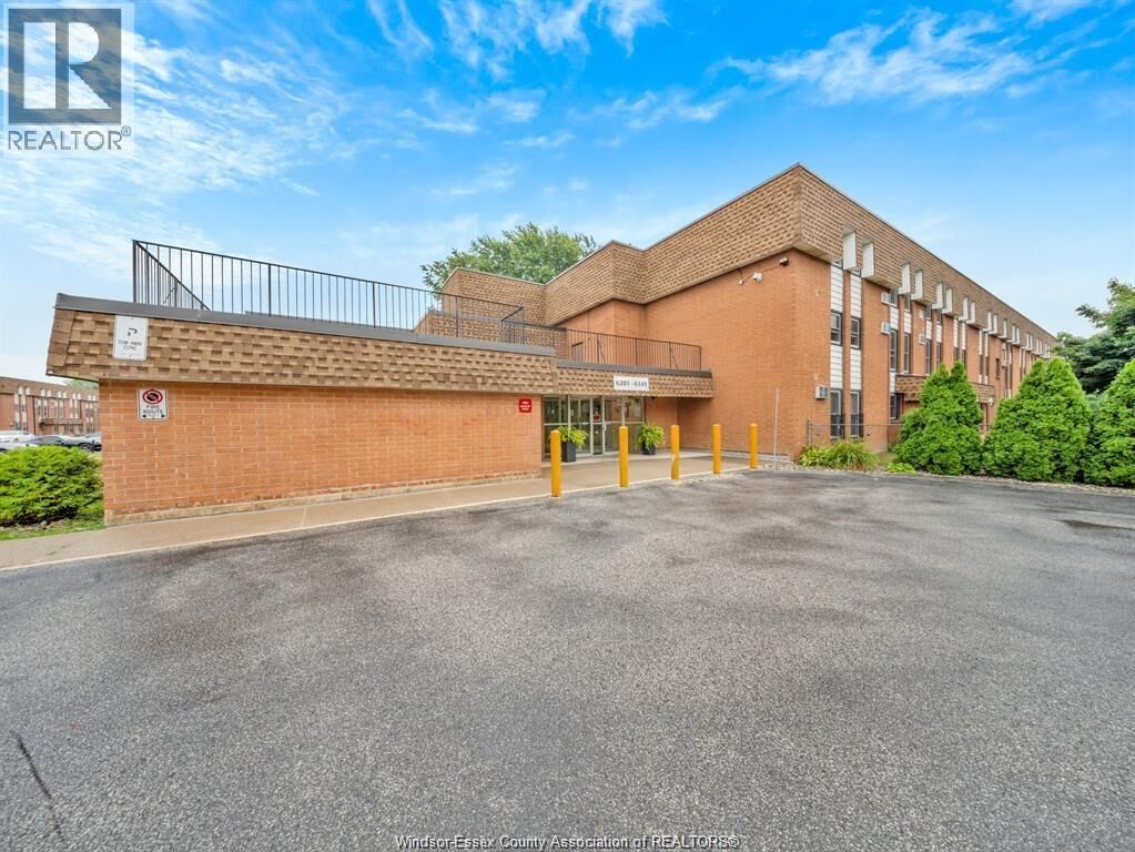 Property Photo:  6339 Thornberry Crescent  ON N8T 3A5 
