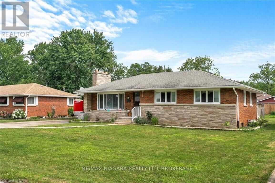 Property Photo:  67 Springfield Street  ON L3B 5M1 
