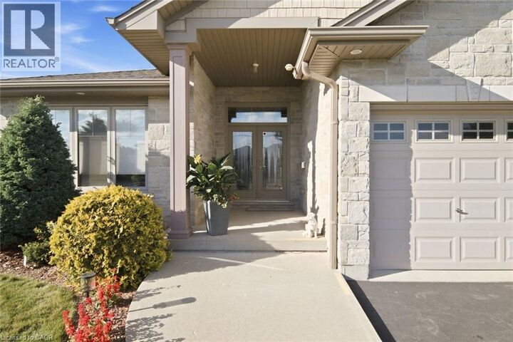 Property Photo:  95 Driftwood Drive  ON N3Y 0A3 