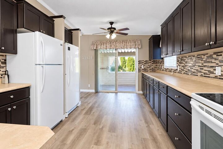 Property Photo:  41168 Lougheed Highway 91  BC V0M 1G0 