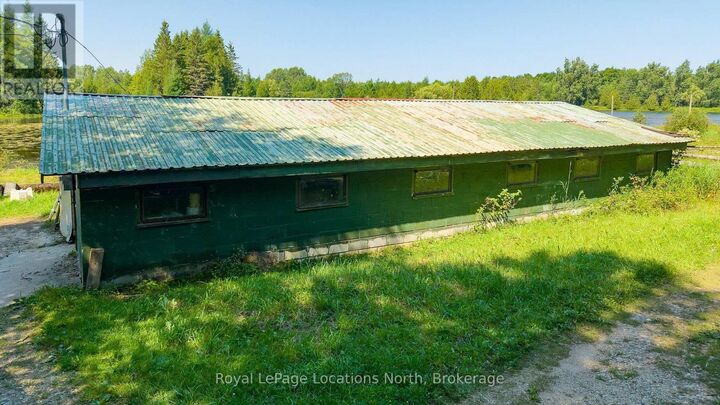 Property Photo:  548037 3rd Sideroad  ON N0H 2E0 
