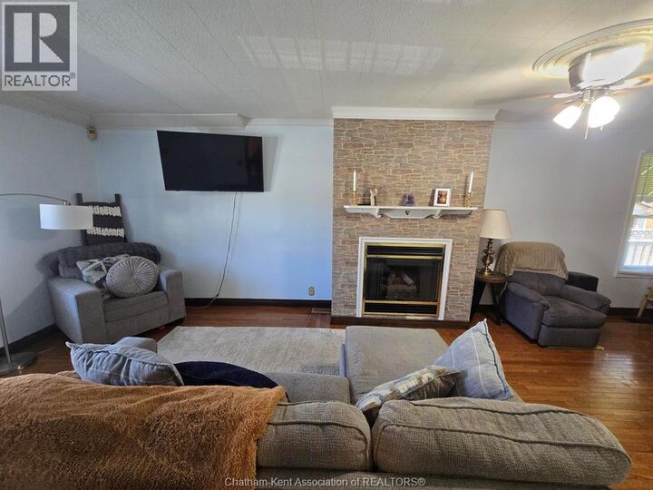 Property Photo:  644 Wallace Street  ON N8A 1K5 