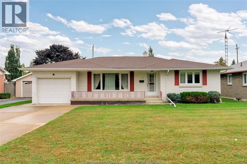 Property Photo:  16 Pulford  ON N8H 2J3 