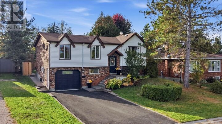 Property Photo:  859 Chestnut Crescent  ON P3A 5G4 