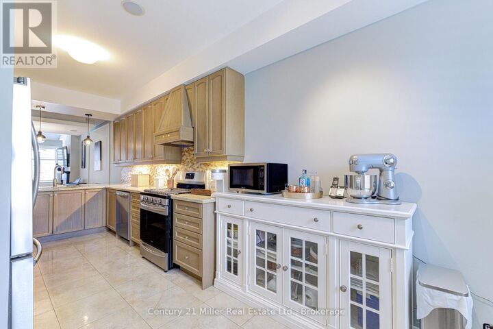 Property Photo:  3202 Epworth Crescent  ON L6M 0B2 