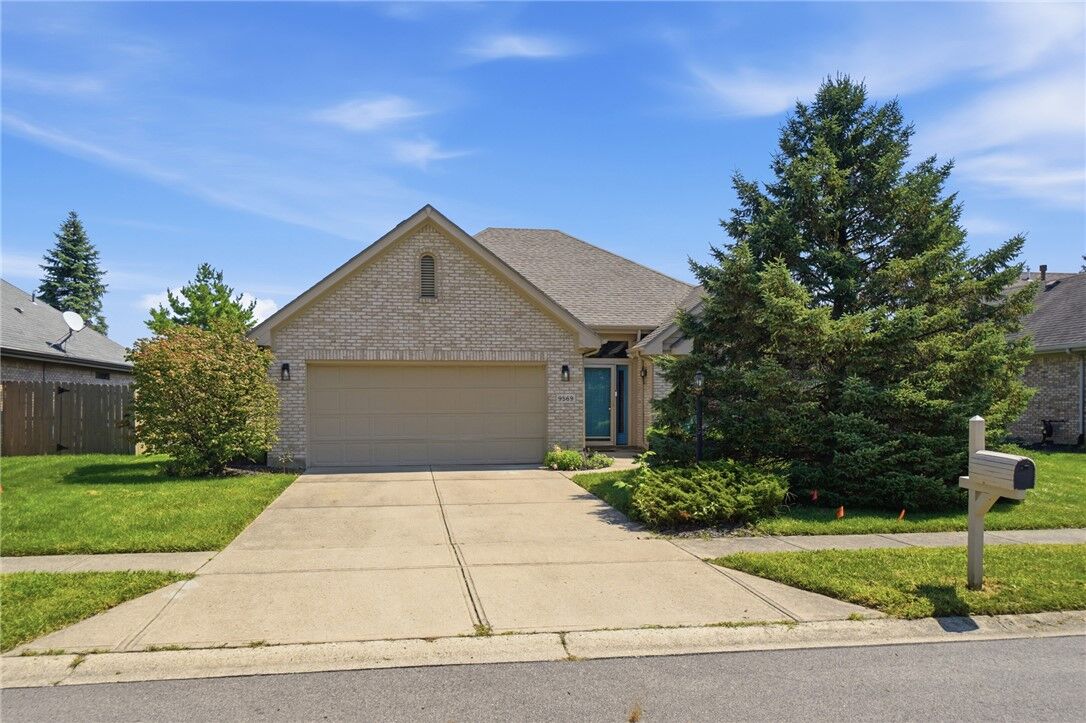 Property Photo:  9569 Country Path Trail  OH 45342 