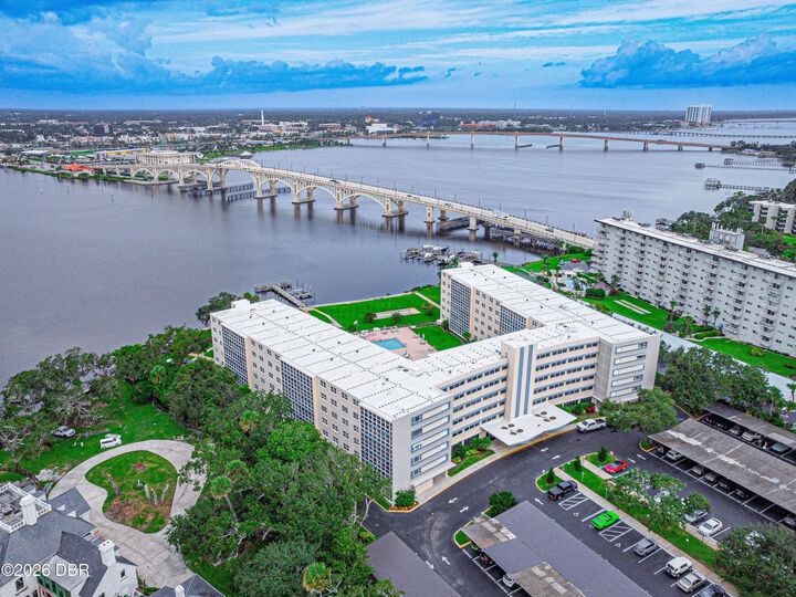 Property Photo:  1224 S Peninsula Drive S 301  FL 32118 