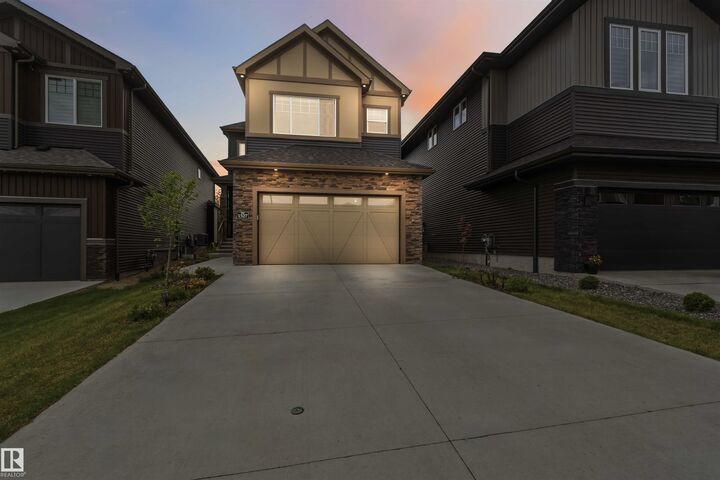 Property Photo:  1527 Esaiw Place NW  AB T6M 0E5 