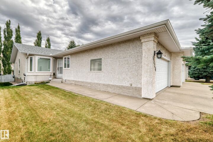 Property Photo:  6526 158 Avenue NW  AB T5Y 2S7 