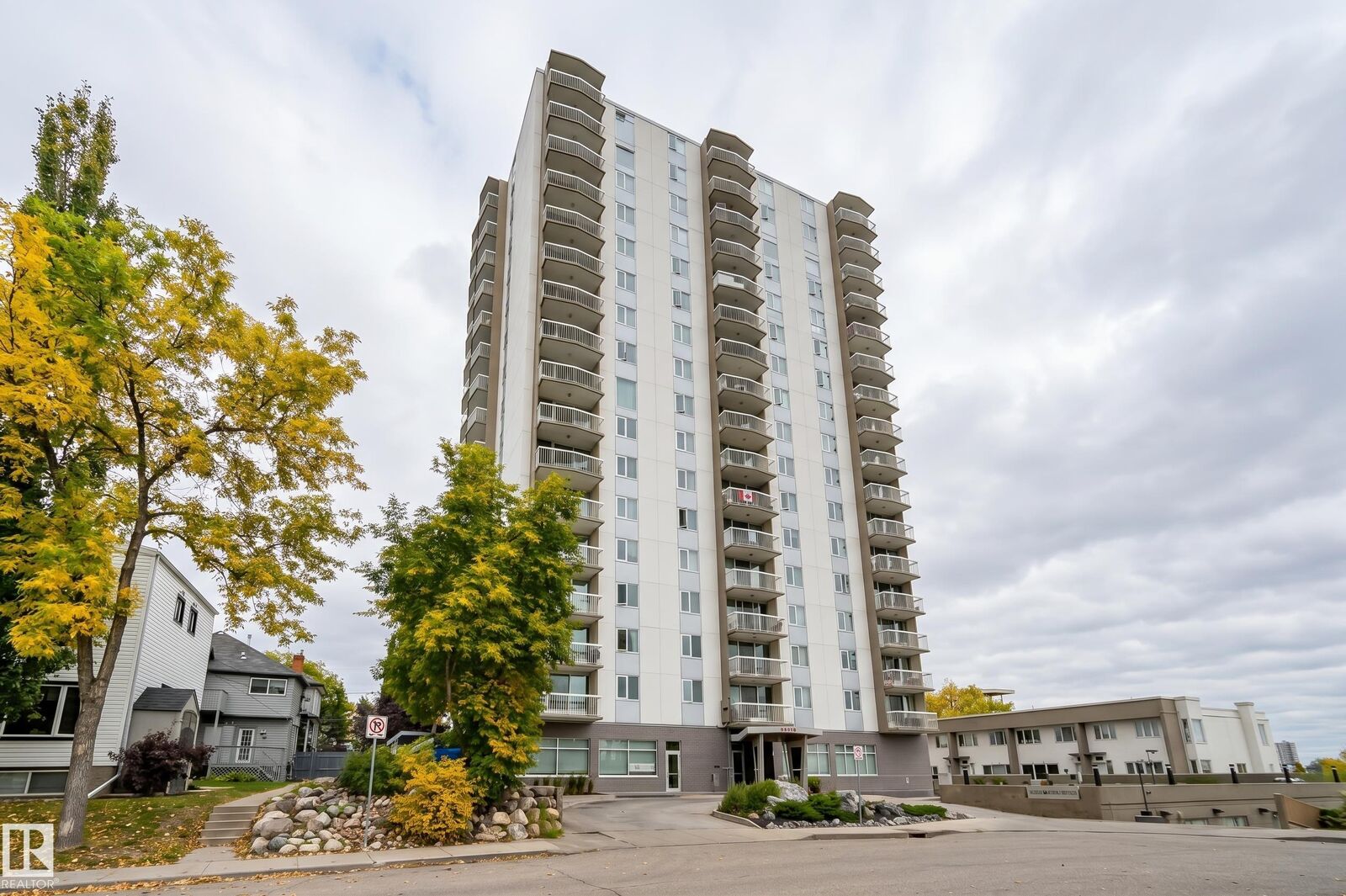 Property Photo:  9835 113 Street NW 1704  AB T5K 1N4 
